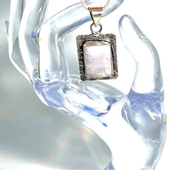 🌈 Lovely moonstone pendant necklace - Picture 2 of 9